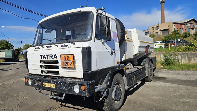 Tatra (1997) 815 T2 4x4 PHM cisterna - fotka 11 z 24