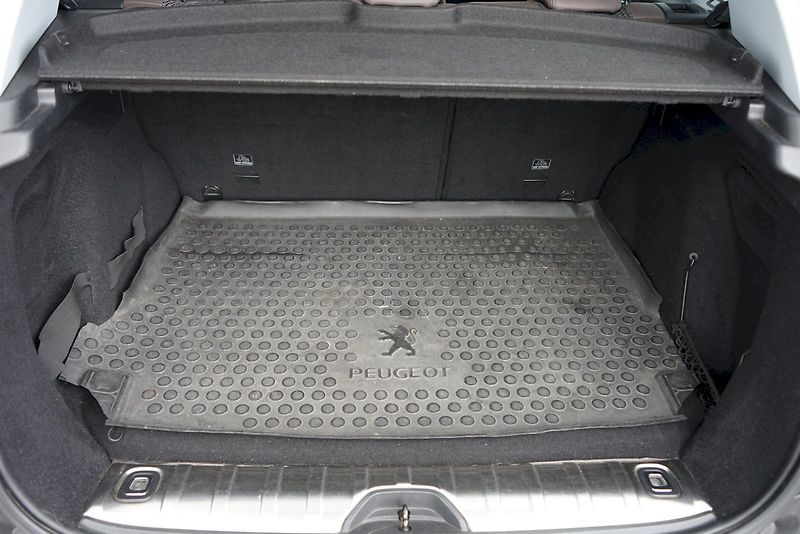 Peugeot 2008 (2015) BlueHDI Allure - tažné - fotka 7 z 21