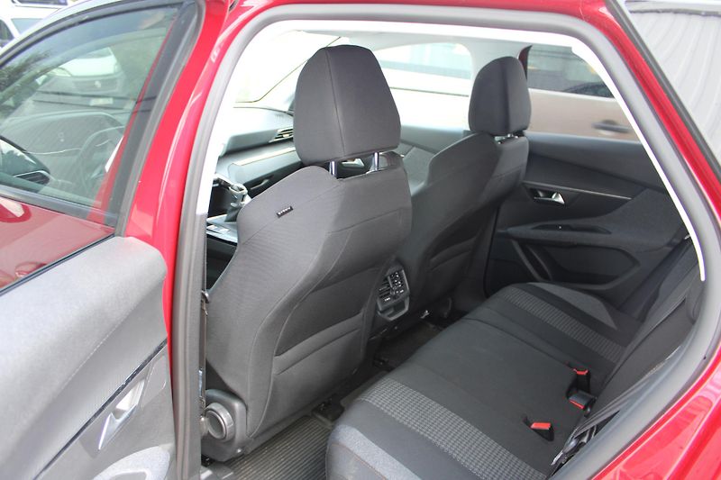 Peugeot 3008 1,5 HDI Allure 1.Majitel ČR - fotka 9 z 23