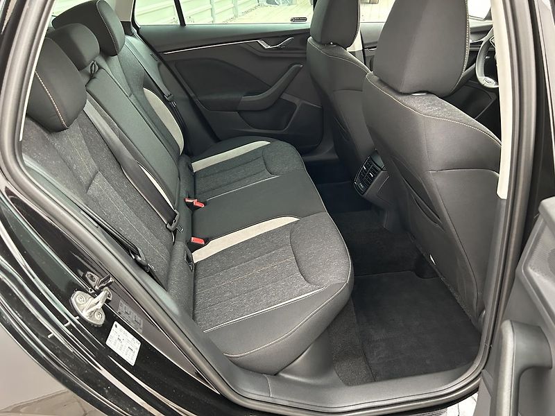 Škoda Scala 1.5 TSI Top selection - fotka 26 z 29