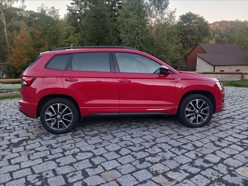 Škoda Karoq 2,0 TSI140kW DSG 4x4 SPORTLINE - fotka 8 z 39