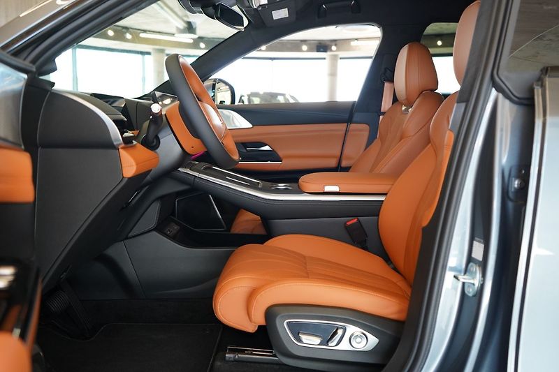 Xpeng G9 (2026) AWD Performance - 575 HP !!! - fotka 22 z 38