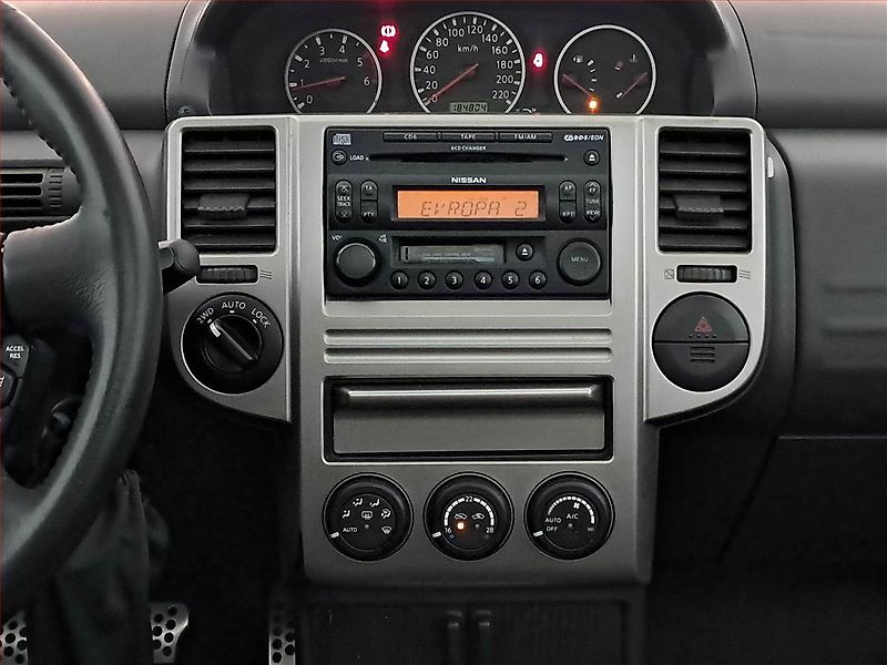 Nissan X-Trail (2007) 2.2 dCi, 4X4, Tempomat - fotka 12 z 15