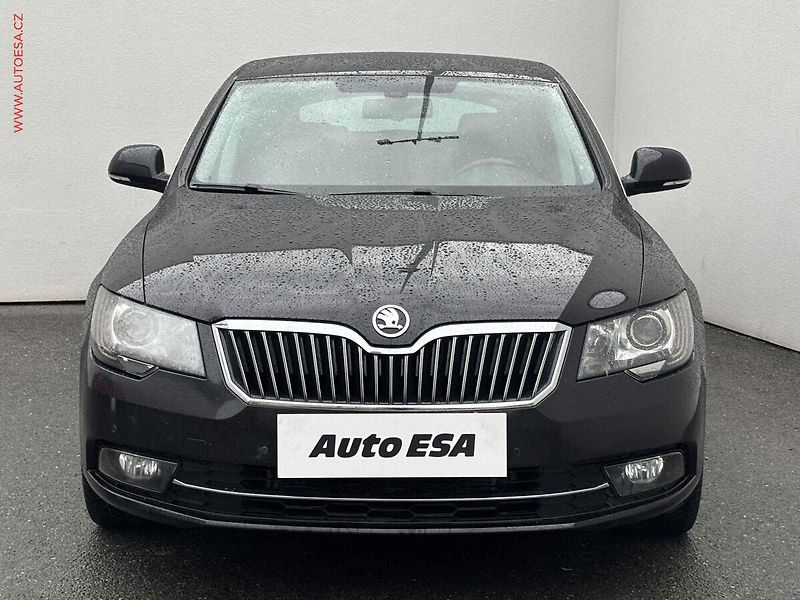 Škoda Superb (2014) 2.0 TDi, ČR, Elegance - fotka 2 z 19
