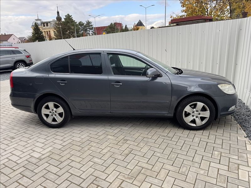 Škoda Octavia 1,8 TSI klima 1.maj. původ ČR - fotka 12 z 50