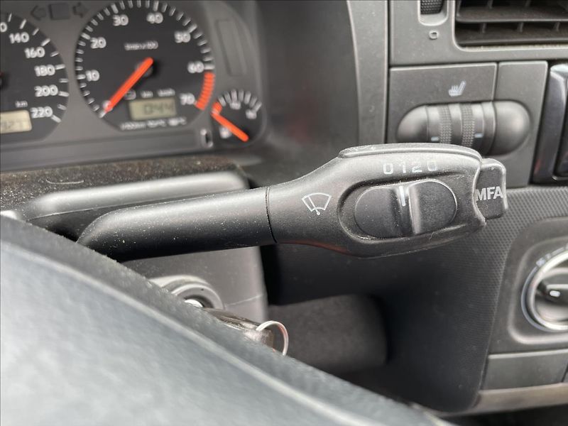 Volkswagen Golf 2,0i 85kW*Pěkný stav* - fotka 26 z 44