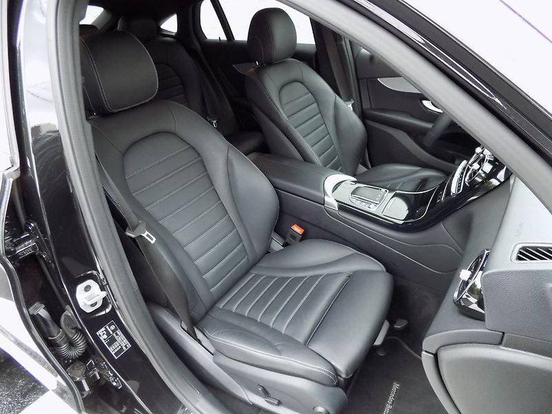 Mercedes-Benz GLC (2021) 400d/Coupé/4-Matic/Full-LED/ - fotka 17 z 43