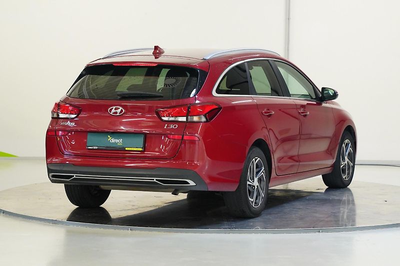 Hyundai i30 - fotka 2 z 25
