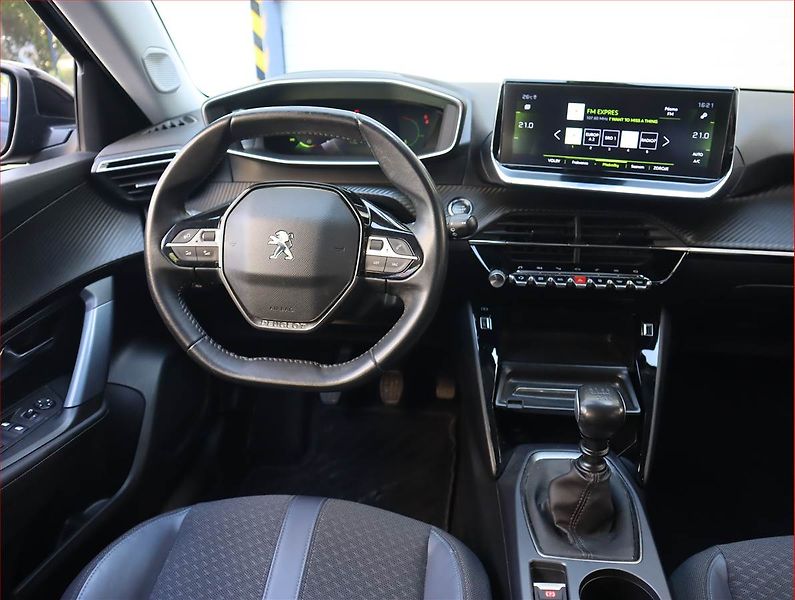Peugeot 2008 (2020) Active 1.2 PureTech, Kůže - fotka 7 z 20
