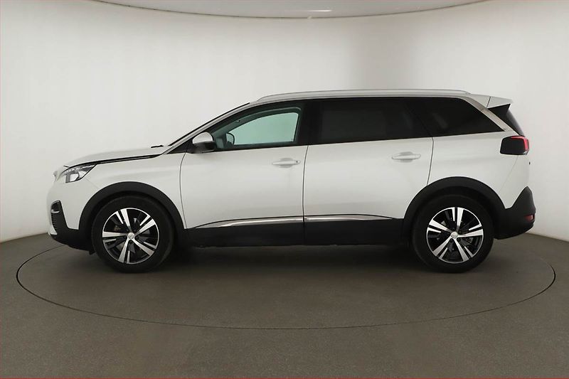 Peugeot 5008 (2019) PureTech 130 - fotka 3 z 15