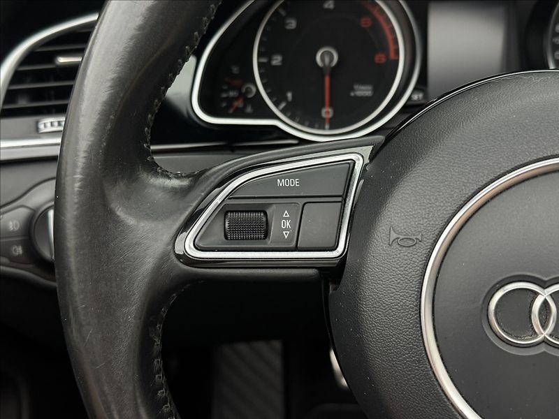 Audi A5 2,0 140kW S-LINE 4X4 VÝHŘEV TZ - fotka 15 z 50