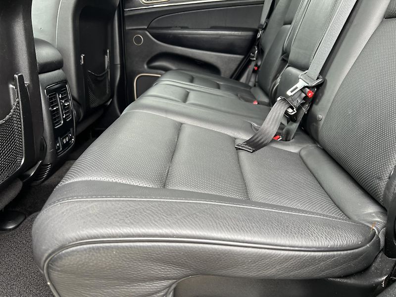 Jeep Grand Cherokee 3.0CRD SUMMIT AUTOMAT KŮŽE - fotka 31 z 47