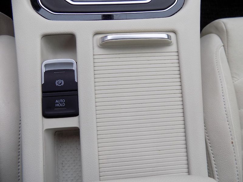 Volkswagen Passat (2017) 2.0TDI/DSG/4x4/NAVI/LED/ČR/ - fotka 27 z 42