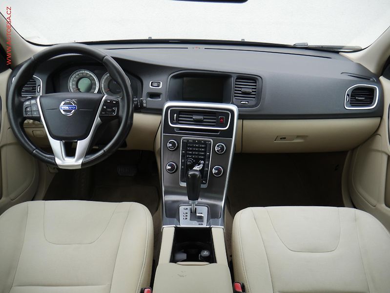 Volvo V60 (2011) 2.0D, AC, temp - fotka 8 z 16