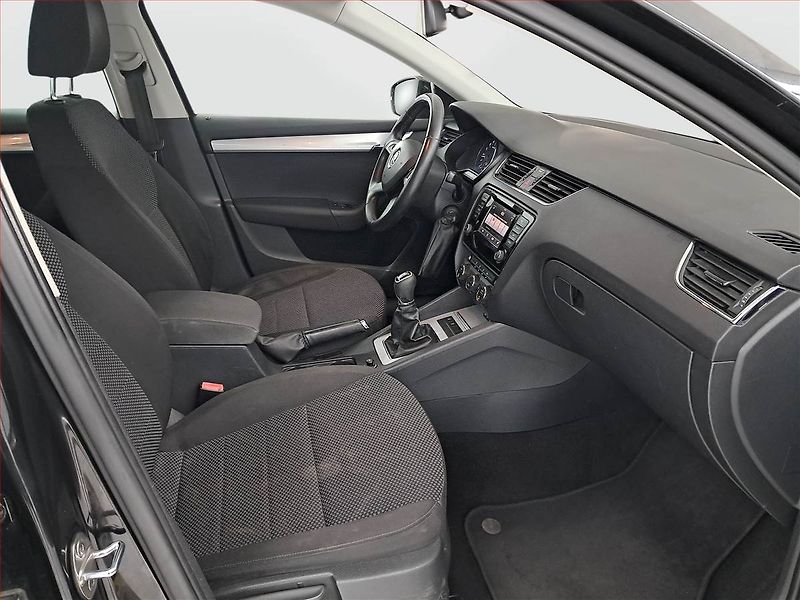 Škoda Octavia (2014) Ambition 1.6 TDI, Serv.kniha - fotka 9 z 19