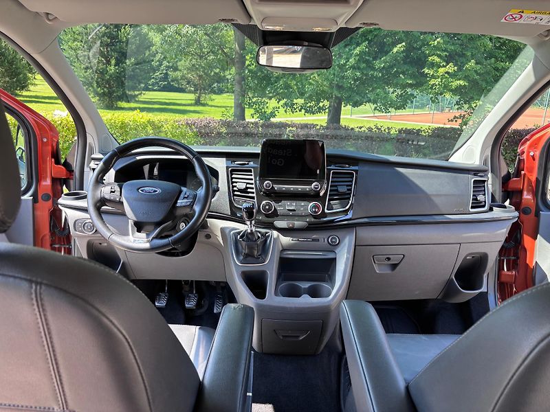 Ford Tourneo Custom (2018) Turneo Custom L2Sport - fotka 13 z 14