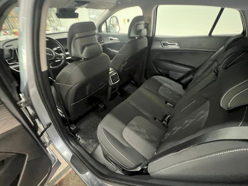 Kia Sportage (2025) Exclusive 1.6 T-GDI MHEV 117 k - fotka 14 z 33