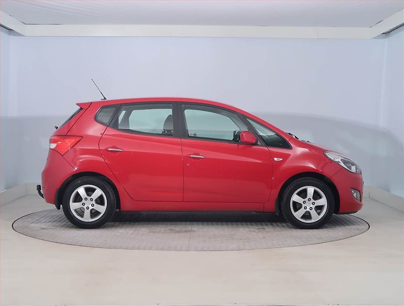 Hyundai ix20 (2012) 1.4 CVVT - fotka 6 z 16