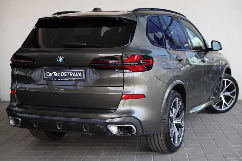 BMW X5 xDrive30d - fotka 3 z 18