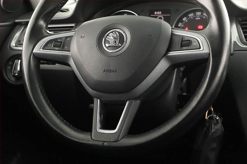 Škoda Rapid (2015) Ambition 1.2 TSI, Serv.kniha - fotka 8 z 12