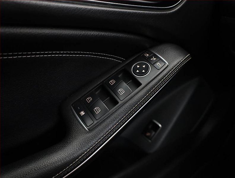 Mercedes-Benz CLA (2015) 180, Automat, Kůže, Navi - fotka 16 z 18