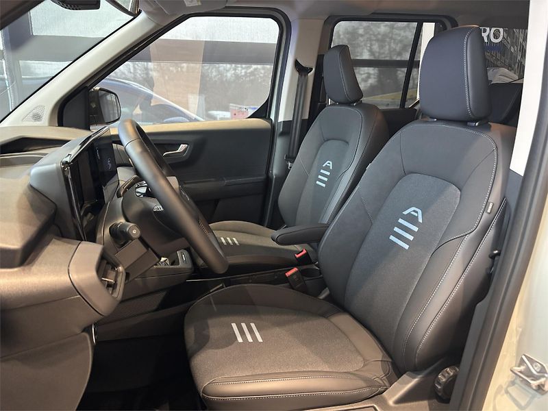 Ford Tourneo Courier (2026) Active, Tourneo, 46 kWh Elektr - fotka 7 z 9