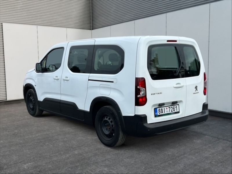 Peugeot Rifter 1,2 PT Active Long - fotka 4 z 11