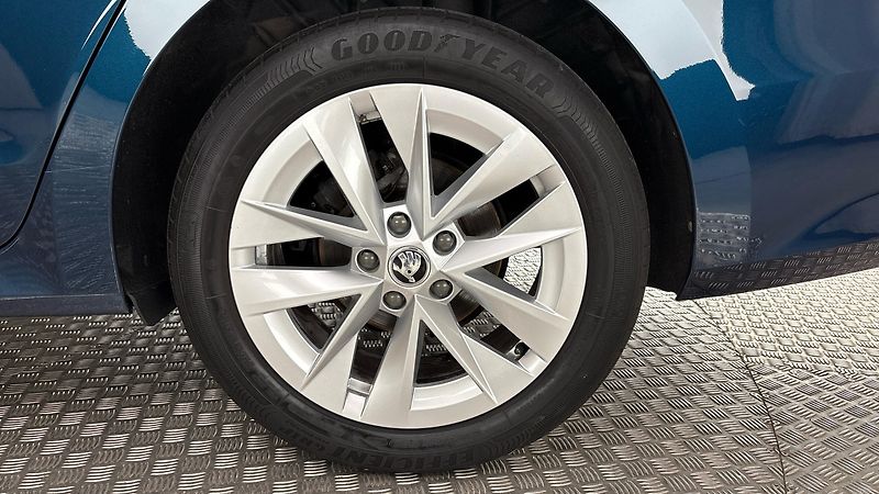 Škoda Octavia 2.0 TDI DSG Style - fotka 19 z 25