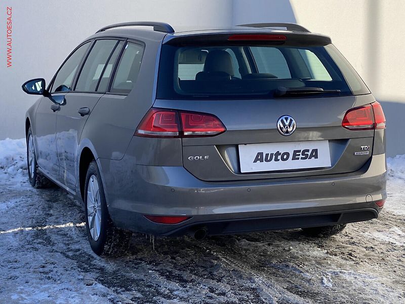 Volkswagen Golf (2014) 1.6TDi, Comfortline, zmk. - fotka 6 z 19