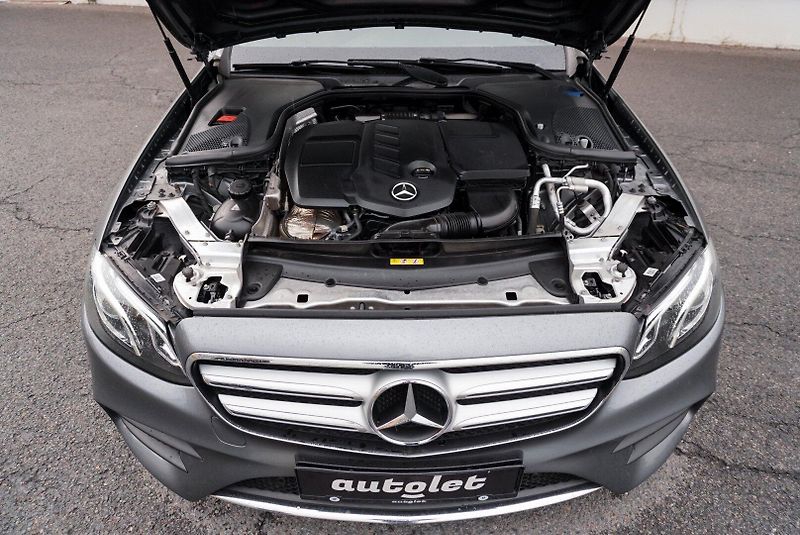 Mercedes-Benz Třídy E E  220 d AMG LINE - fotka 27 z 27