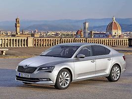 Škoda Superb.