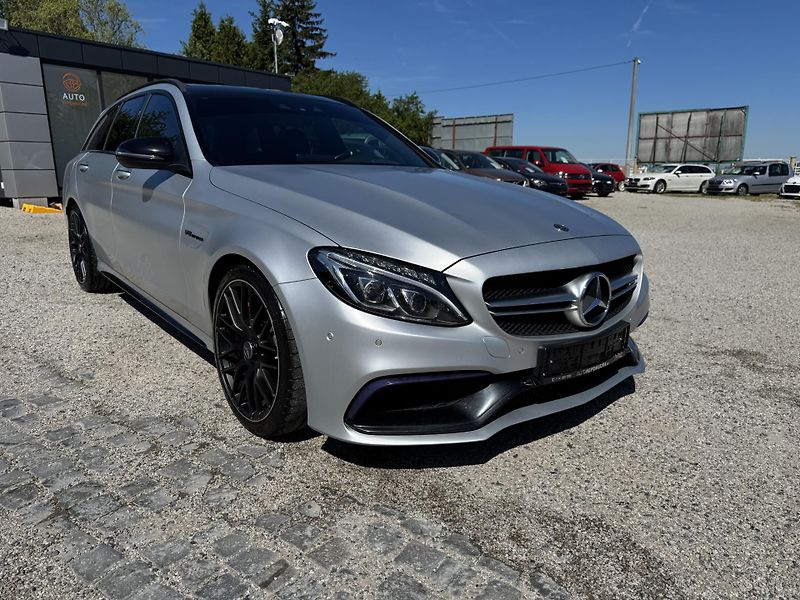 Mercedes-Benz Třídy C (2017) C63S AMG V8 Biturbo  - fotka 9 z 55