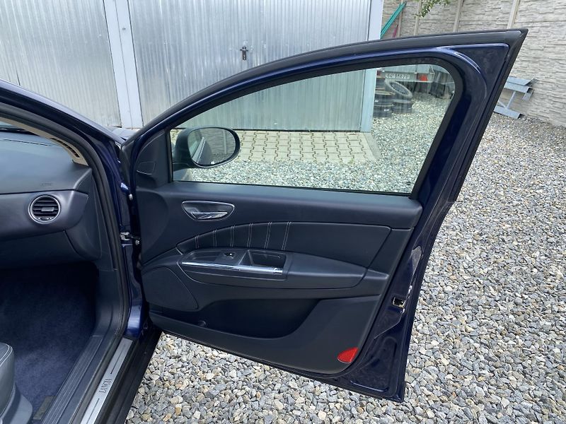 Lancia Delta 2.0JTD 165PS SPORT NAVI SERVIS - fotka 130 z 169