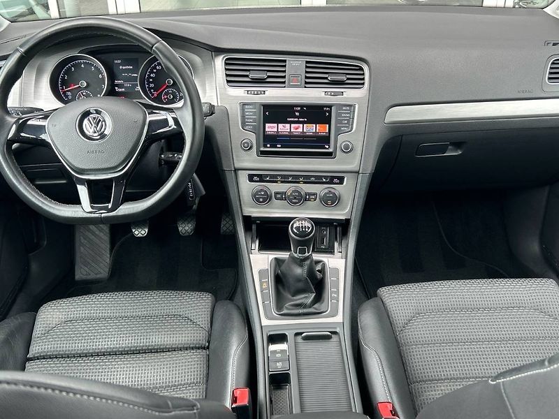 Volkswagen Golf (2016) 1.2 TSI Comfortline - fotka 5 z 32