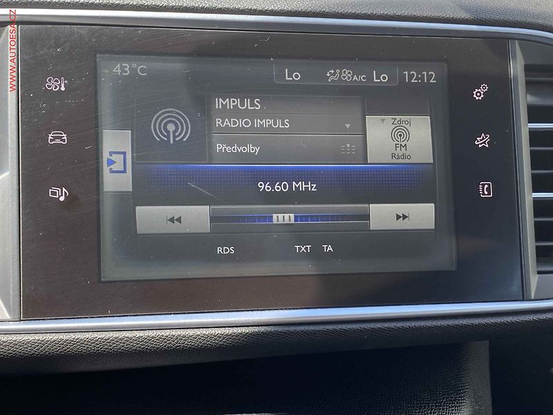 Peugeot 308 (2016) 1.6HDi, AC, tempo, park.čidla - fotka 14 z 15