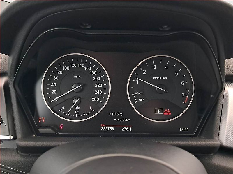BMW Řada 2 (2017) M Sport 220i Gran Tourer - fotka 11 z 27