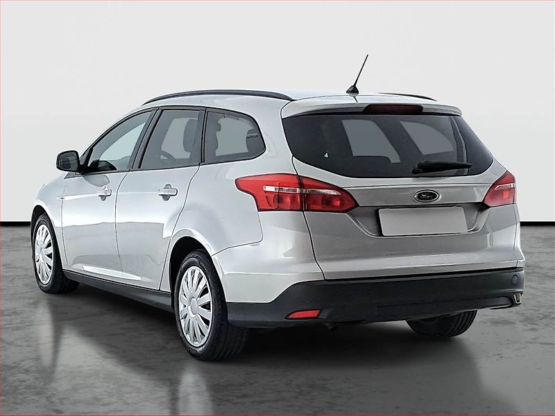 Ford Focus (2018) 1.6 i, Vyhř. sedaček - fotka 4 z 17