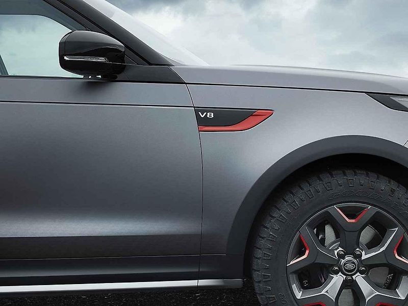 Land Rover Discovery SVX.