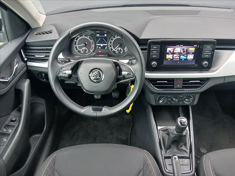 Škoda Scala 1,0 TSI 81 kW AMBITION - fotka 13 z 20