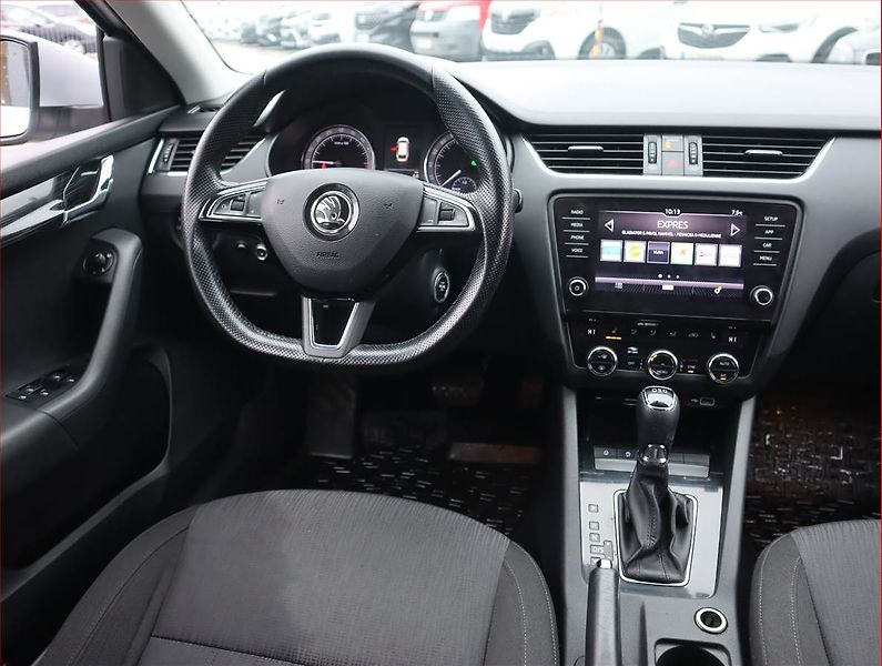 Škoda Octavia (2019) 1.6 TDI, Automat, Serv.kniha - fotka 7 z 19