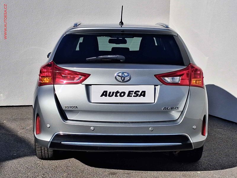 Toyota Auris (2013) 1.6VVTi, ČR, AC, navi, kamera - fotka 5 z 19