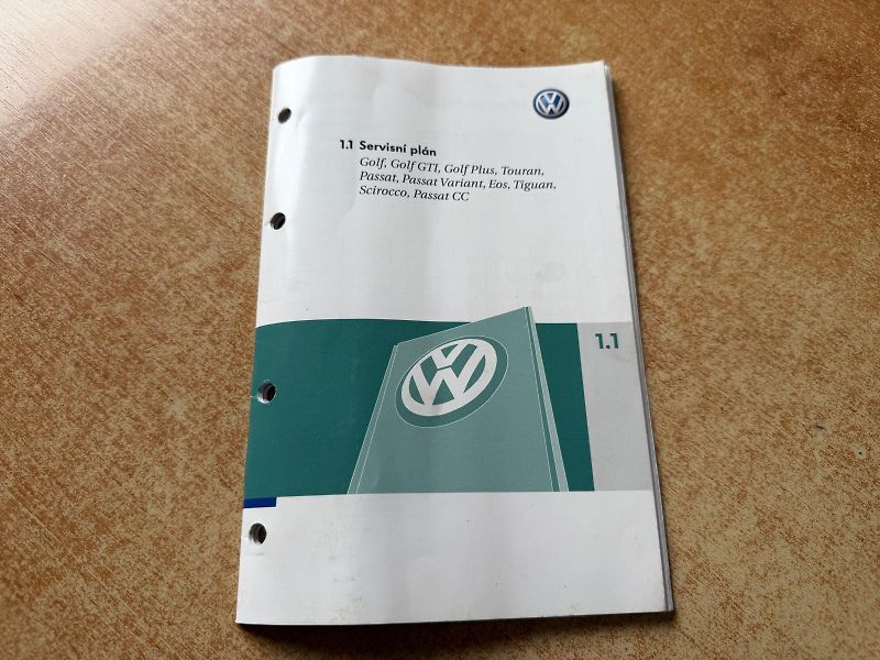 Volkswagen Tiguan 2,0 TDI /4x4/ SPORT / servis.k - fotka 29 z 32