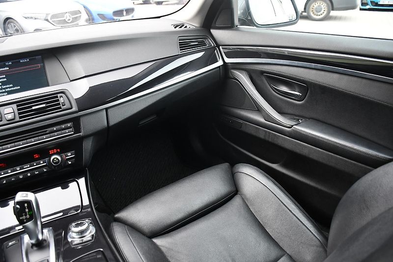 BMW Řada 5 530d xDrive ČR 2xKOLA - fotka 24 z 47