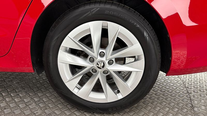 Škoda Octavia 1.5 TSI Style - fotka 19 z 27