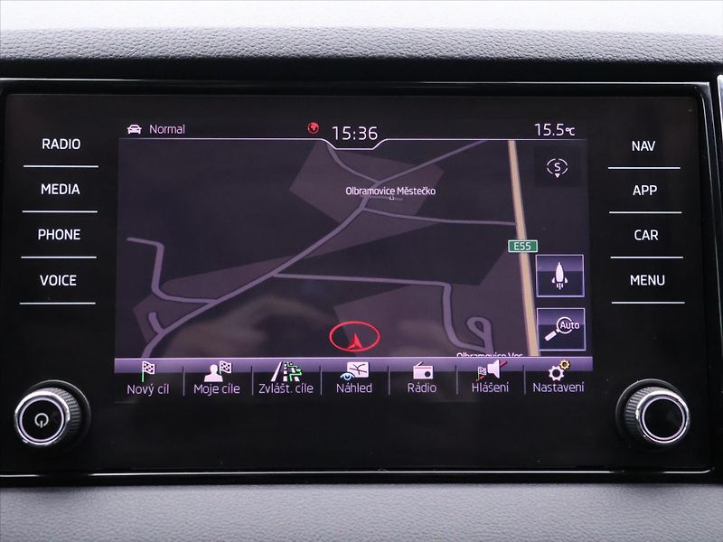 Škoda Karoq 2,0 TDI 110kW DSG CZ Style+ - fotka 28 z 40