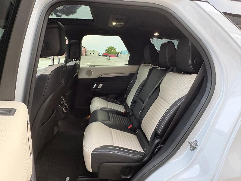Land Rover Discovery D300, R-Dynamic HSE, ČR, DPH - fotka 54 z 61
