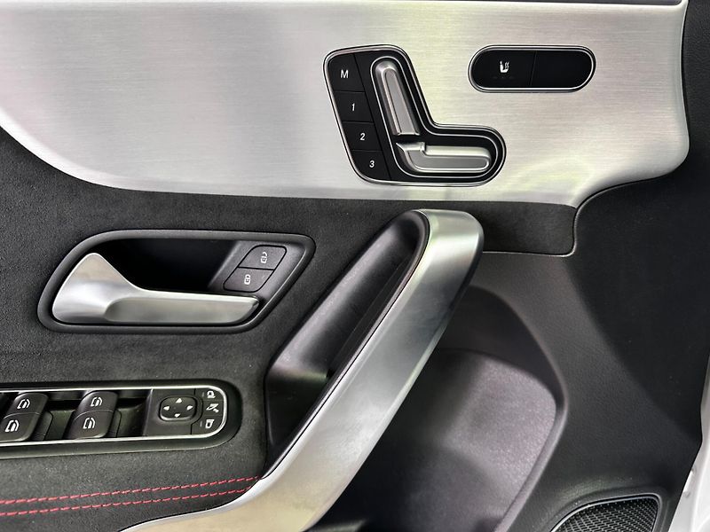 Mercedes-Benz Třídy A (2023) A 200 D - fotka 9 z 30