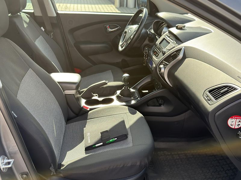 Hyundai ix35 1.7CRDI-85KW,4x KOLA NA ZIMU - fotka 19 z 21