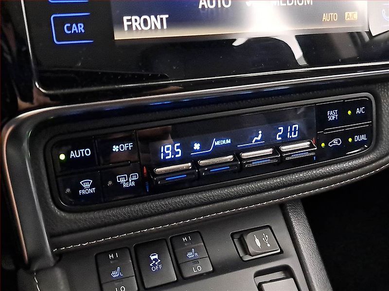 Toyota Auris (2015) Hybrid, Automat, Kůže - fotka 15 z 22