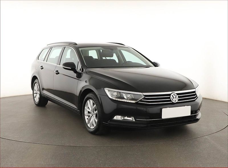 Volkswagen Passat (2016) Comfortline 2.0 TDI, Automat - fotografie inzerátu